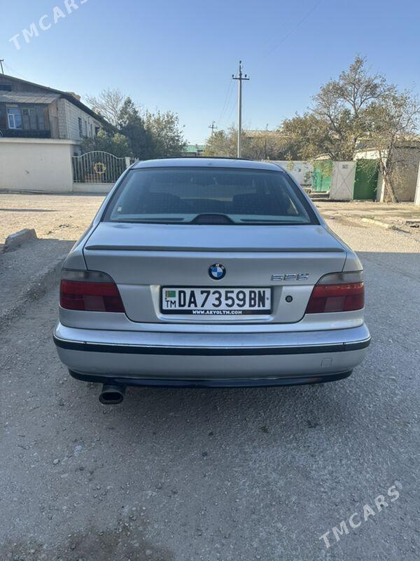 BMW E39 1999 - 110 000 TMT - Балканабат - img 7