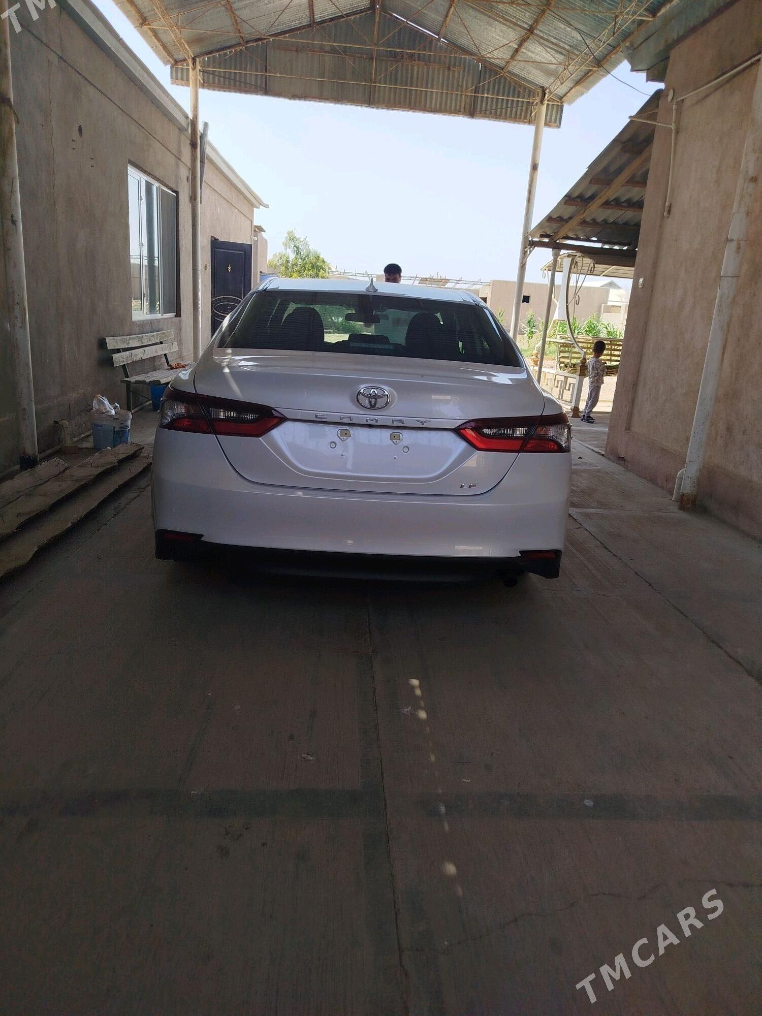 Toyota Camry 2022 - 330 000 TMT - 30 mkr - img 3