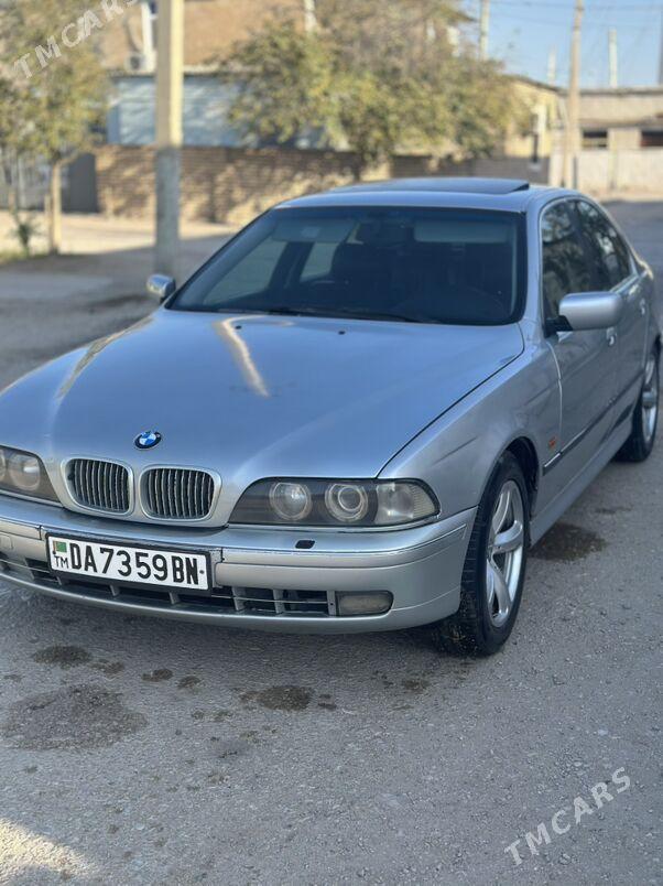 BMW E39 1999 - 110 000 TMT - Балканабат - img 1