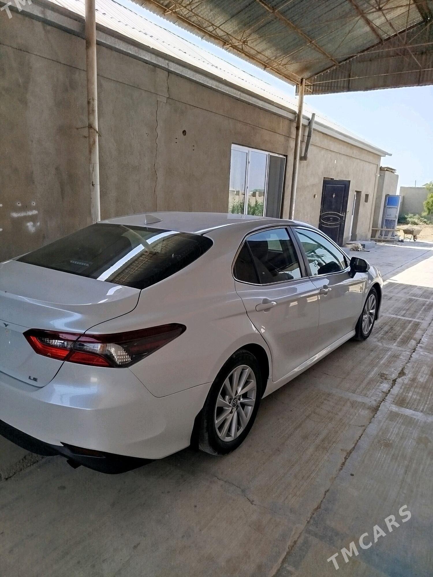 Toyota Camry 2022 - 330 000 TMT - 30 mkr - img 2