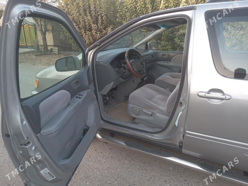 Toyota Sienna 2002 - 170 000 TMT - Мургап - img 4