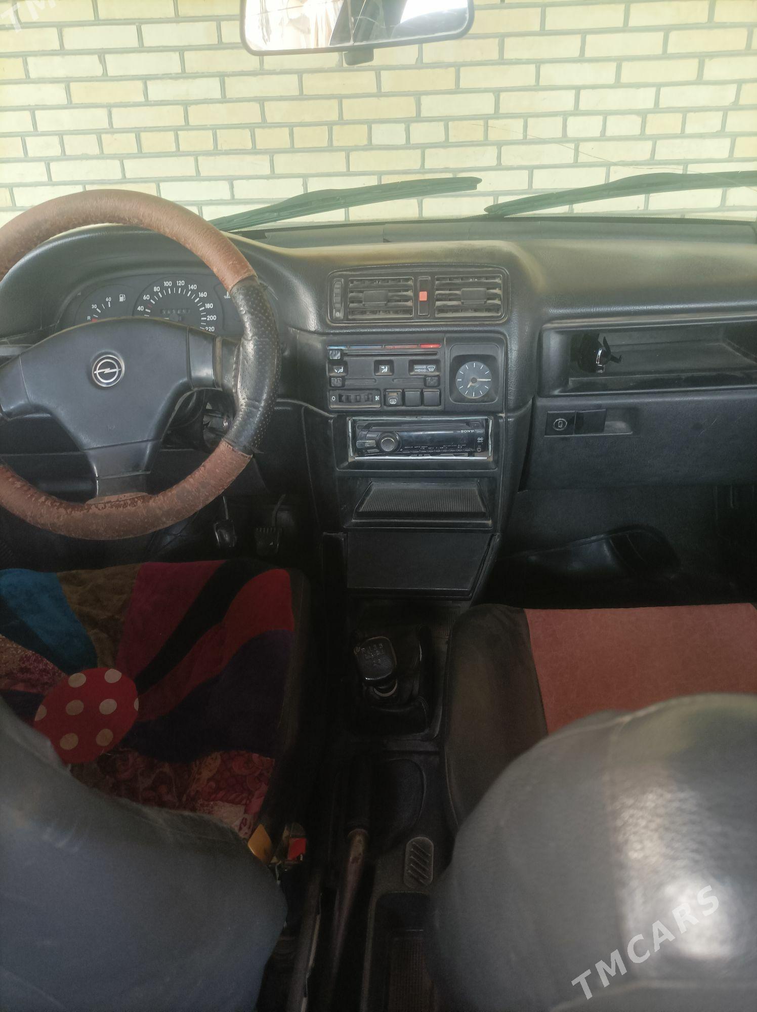 Opel Vectra 1991 - 20 000 TMT - Мургап - img 2