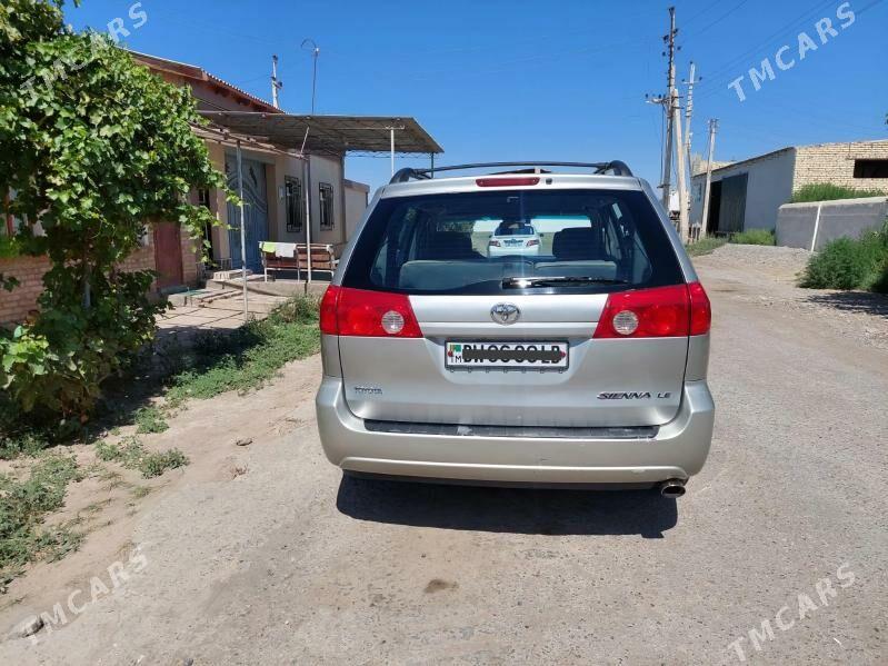 Toyota Sienna 2008 - 250 000 TMT - Туркменабат - img 2