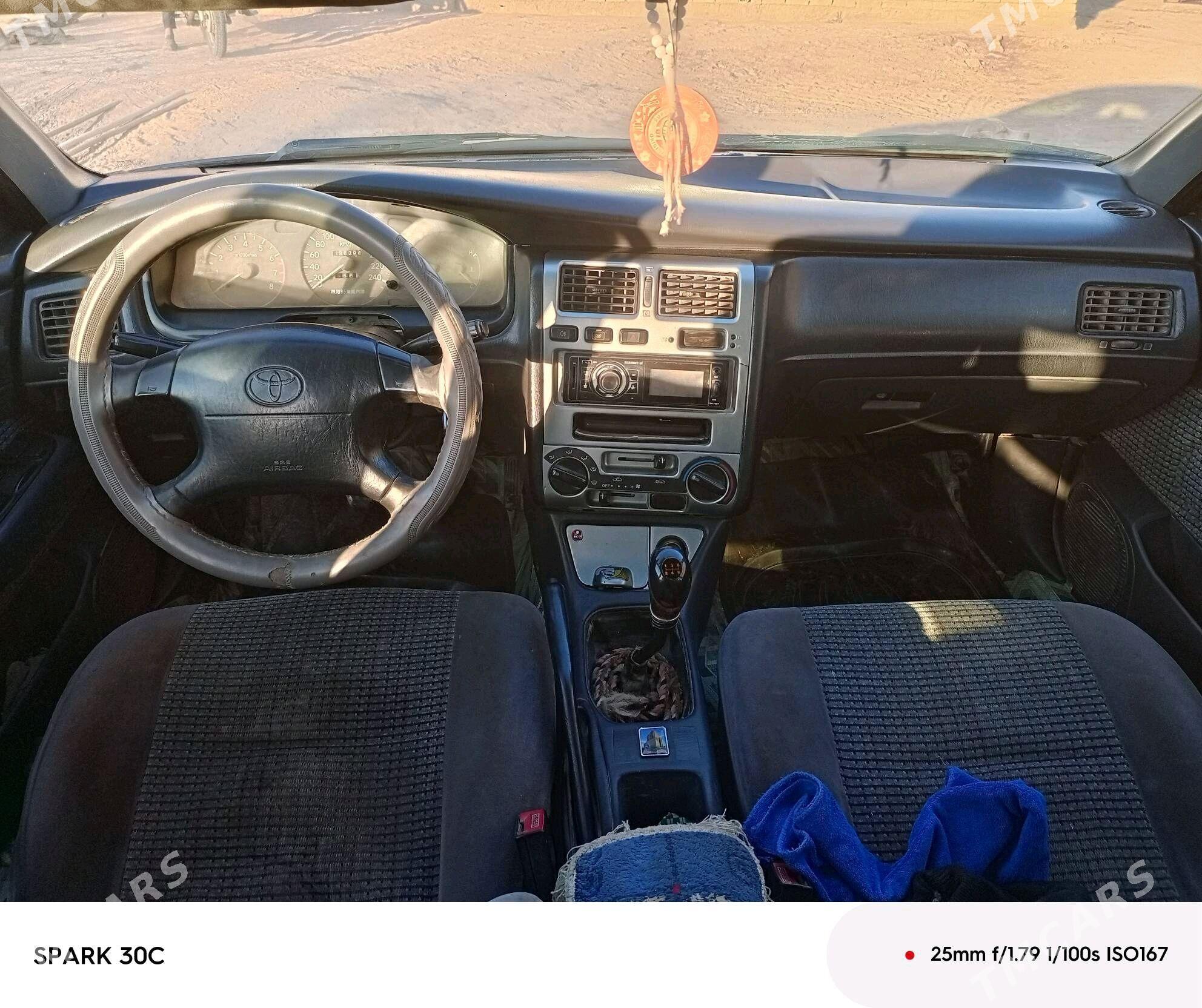 Toyota Carina 1994 - 83 000 TMT - Акдепе - img 3