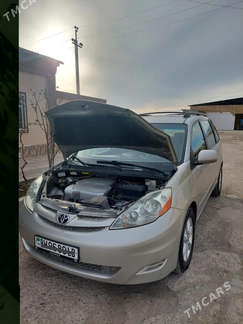 Toyota Sienna 2008 - 250 000 TMT - Туркменабат - img 3