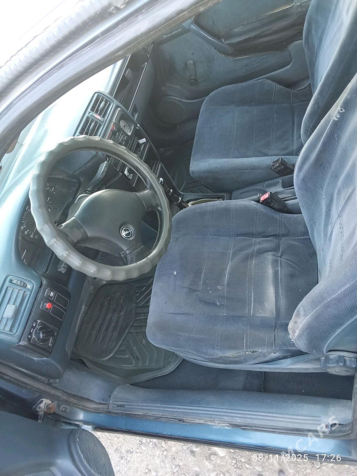 Opel Vectra 1989 - 30 000 TMT - Мары - img 5