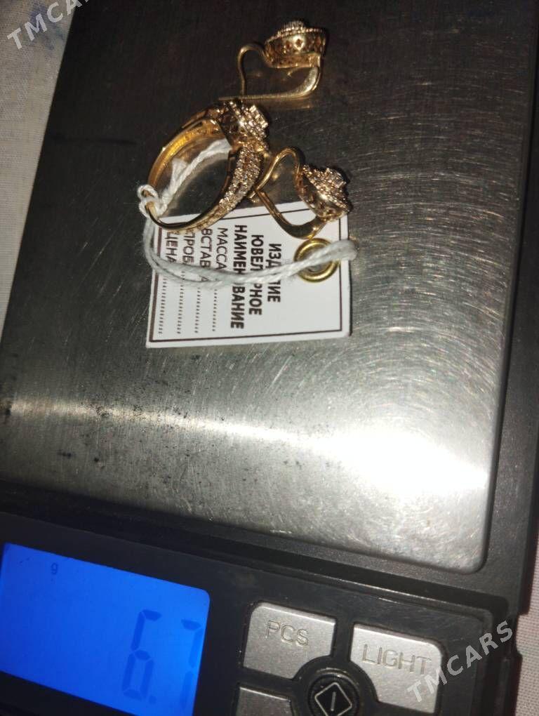 gyzyl komplekt - Büzmeýin - img 4