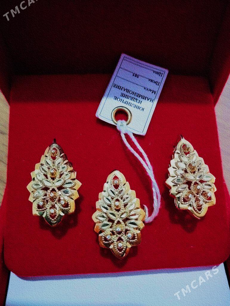 gyzyl komplekt - Бузмеин - img 2