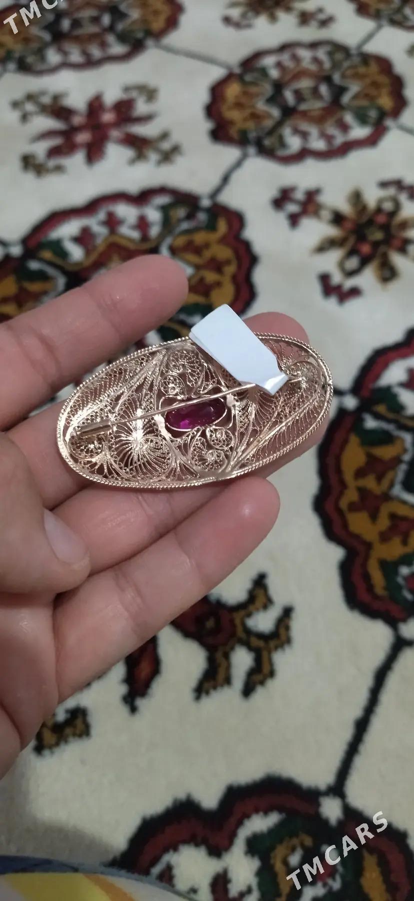 gyzyl broşka - Бузмеин - img 10