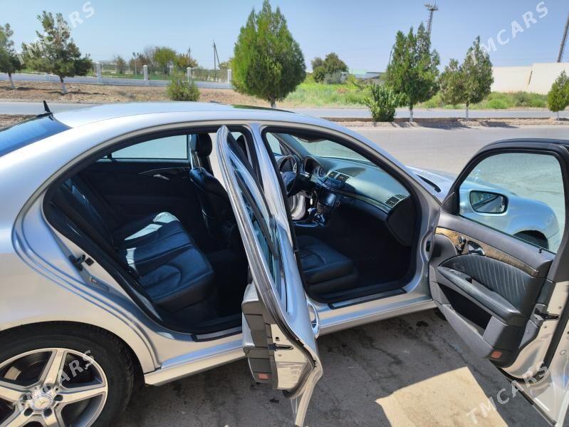 Mercedes-Benz E320 2004 - 140 000 TMT - Дянев - img 4