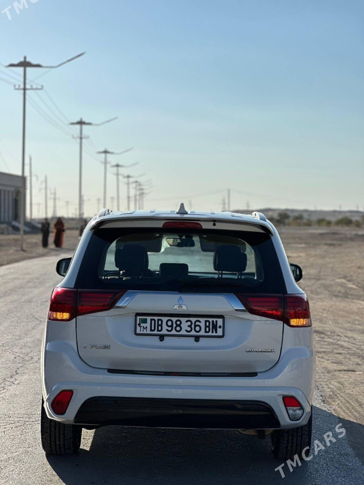 Mitsubishi Montero Sport 2022 - 300 000 TMT - Gumdag - img 4