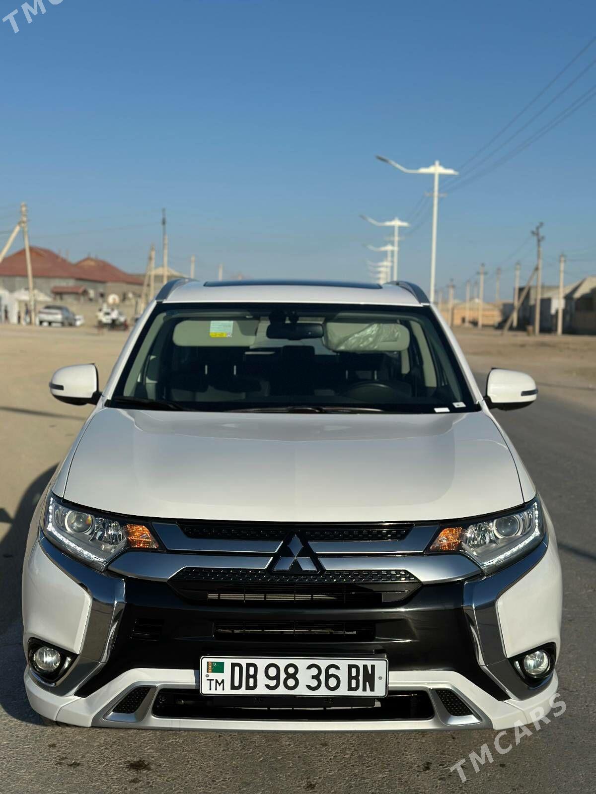 Mitsubishi Montero Sport 2022 - 300 000 TMT - Gumdag - img 2