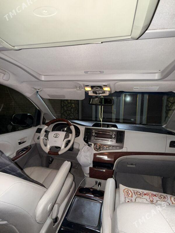 Toyota Sienna 2012 - 335 000 TMT - Türkmenabat - img 7