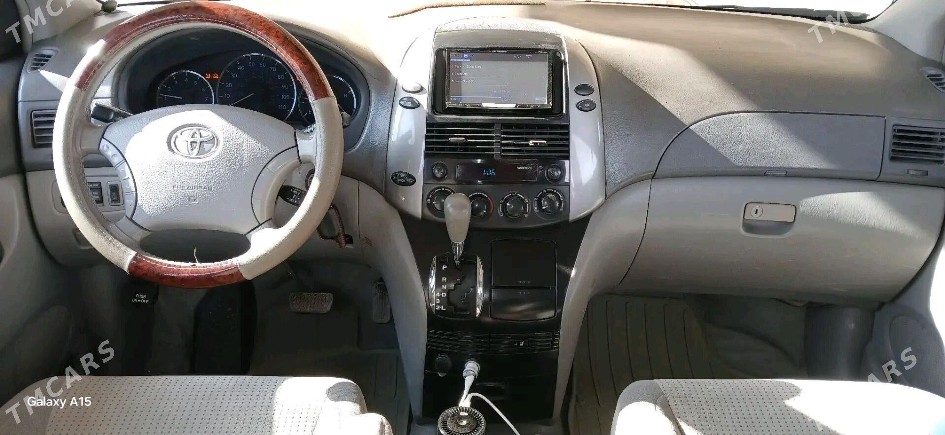 Toyota Sienna 2009 - 250 000 TMT - етр. Туркменбаши - img 3