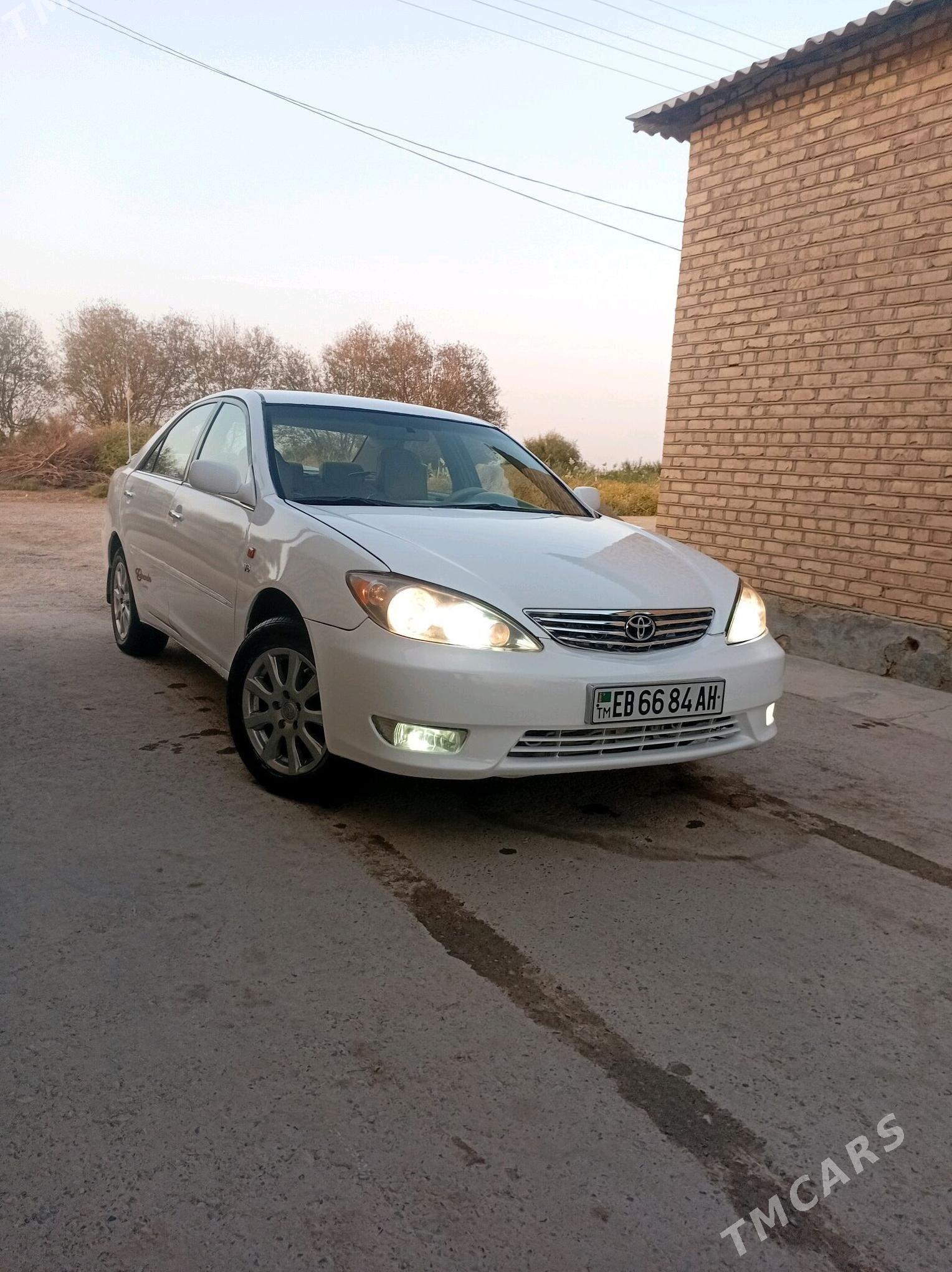Toyota Camry 2004 - 155 000 TMT - Теджен - img 3