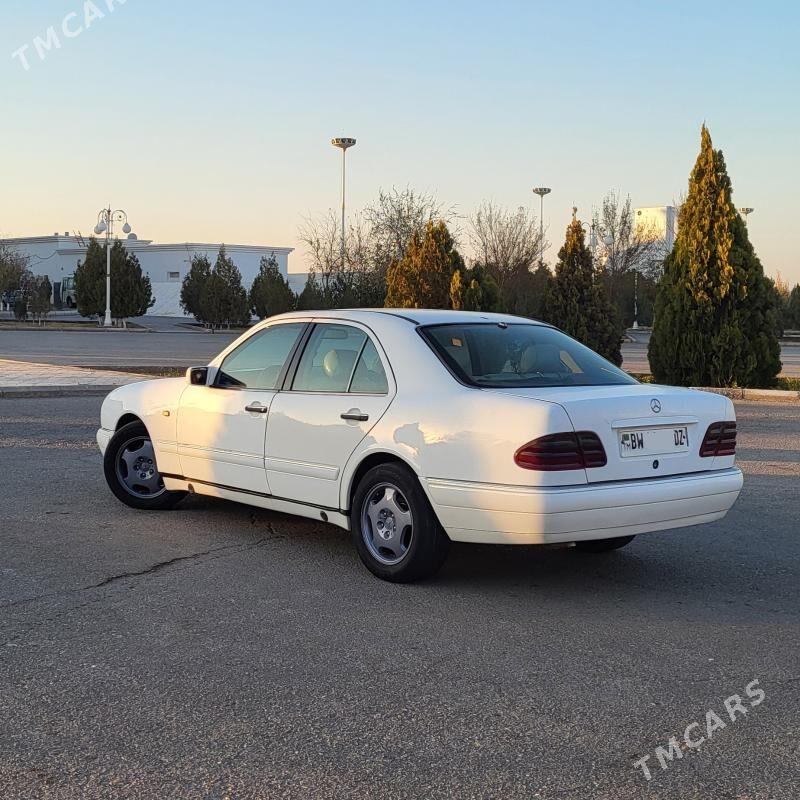 Mercedes-Benz E320 1997 - 60 000 TMT - Дашогуз - img 4