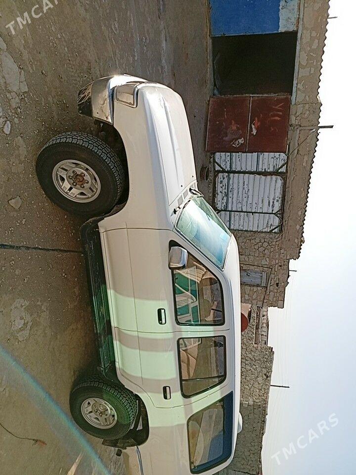 Toyota 4Runner 1995 - 75 000 TMT - Туркменбаши - img 2