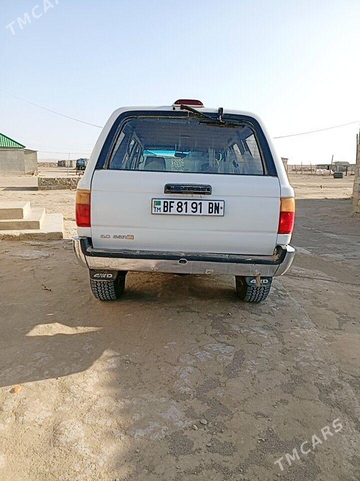 Toyota 4Runner 1995 - 75 000 TMT - Туркменбаши - img 3