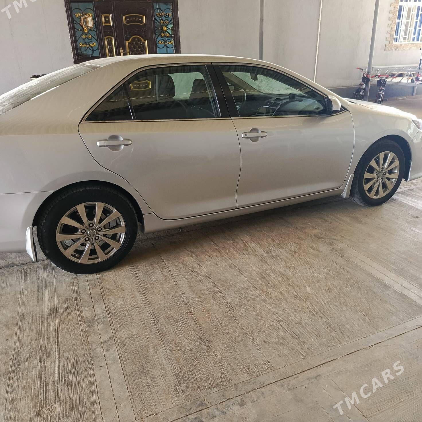Toyota Camry 2012 - 185 000 TMT - Теджен - img 4