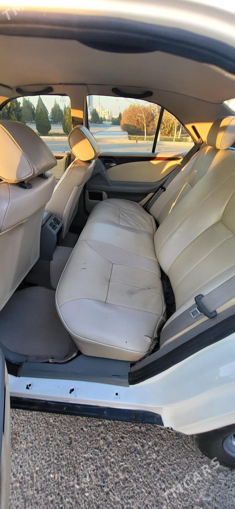 Mercedes-Benz E320 1997 - 60 000 TMT - Дашогуз - img 6