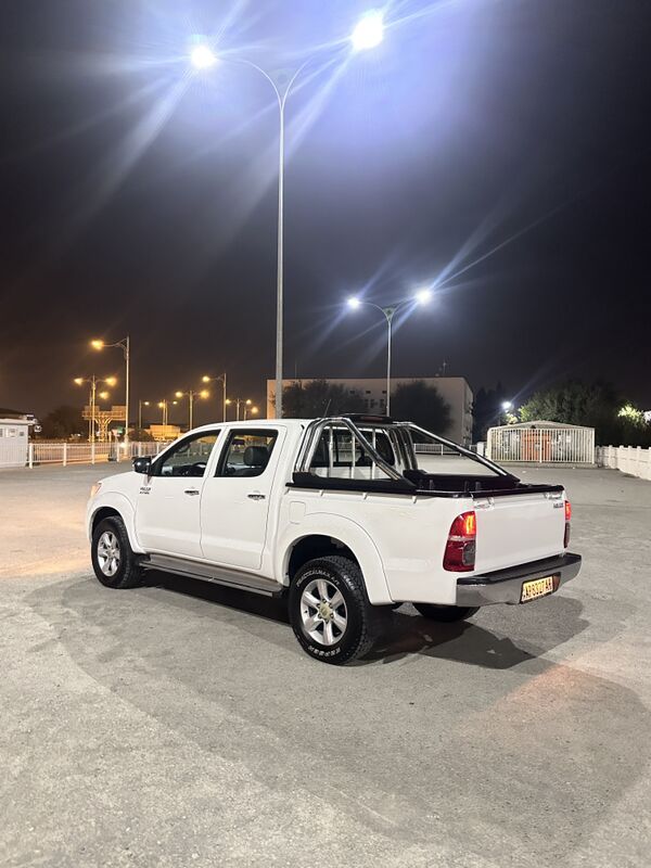 Toyota Hilux 2014 - 355 655 TMT - Ашхабад - img 3
