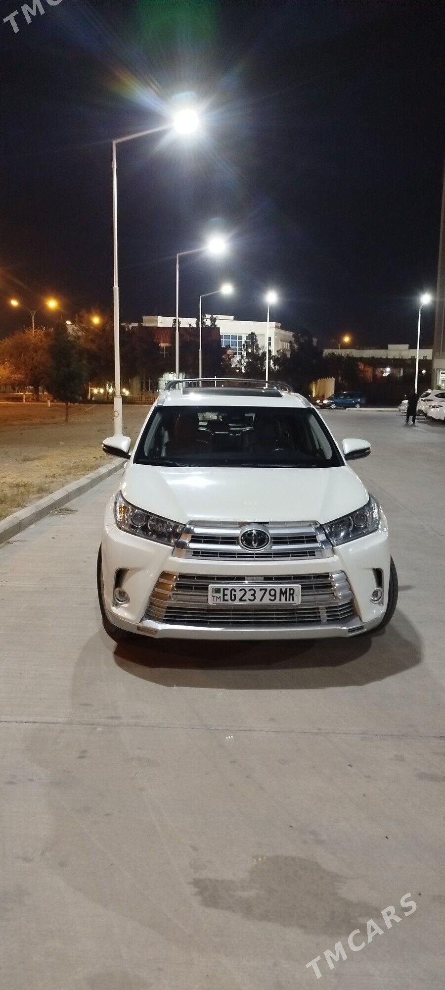 Toyota Highlander 2019 - 470 000 TMT - Мары - img 1