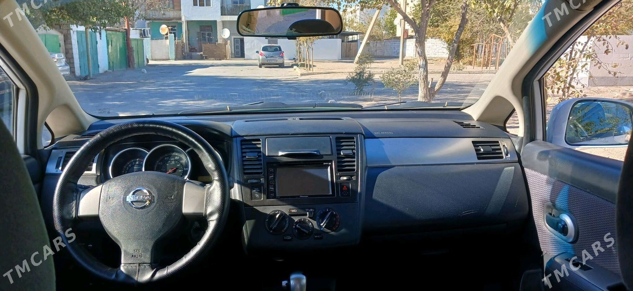 Nissan Versa 2011 - 120 000 TMT - Балканабат - img 5