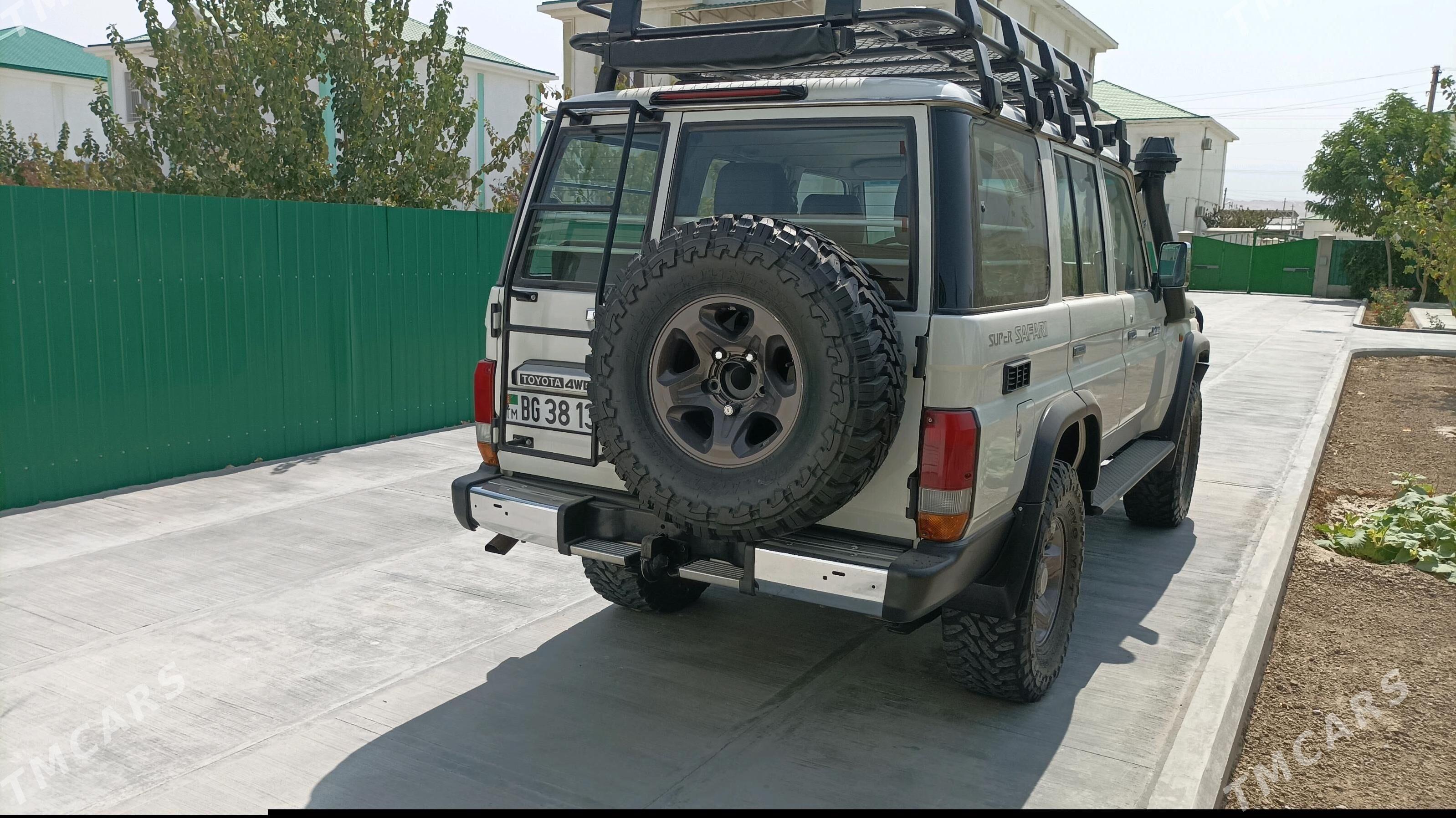 Toyota Land Cruiser 2011 - 750 000 TMT - Анев - img 5