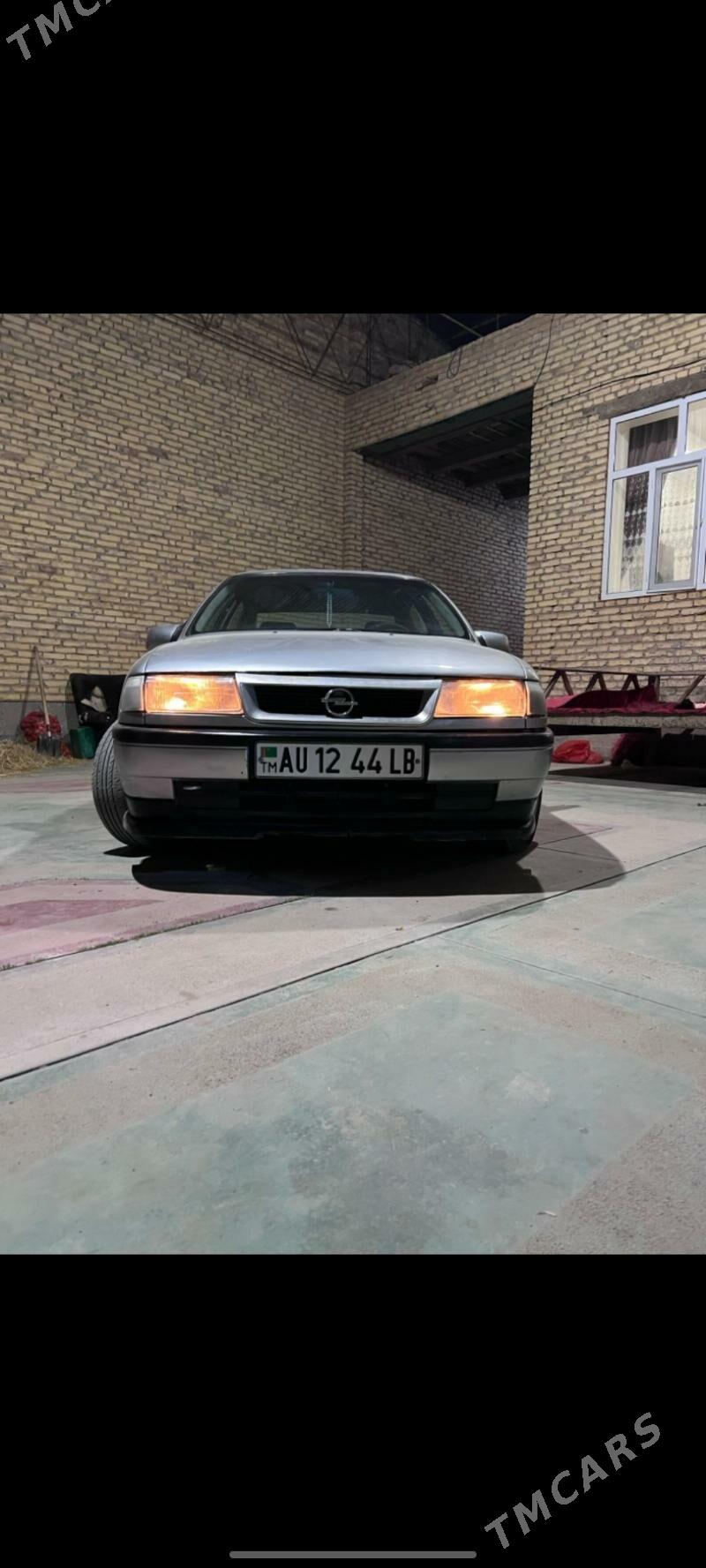 Opel Vectra 1991 - 36 000 TMT - Чарджоу - img 1