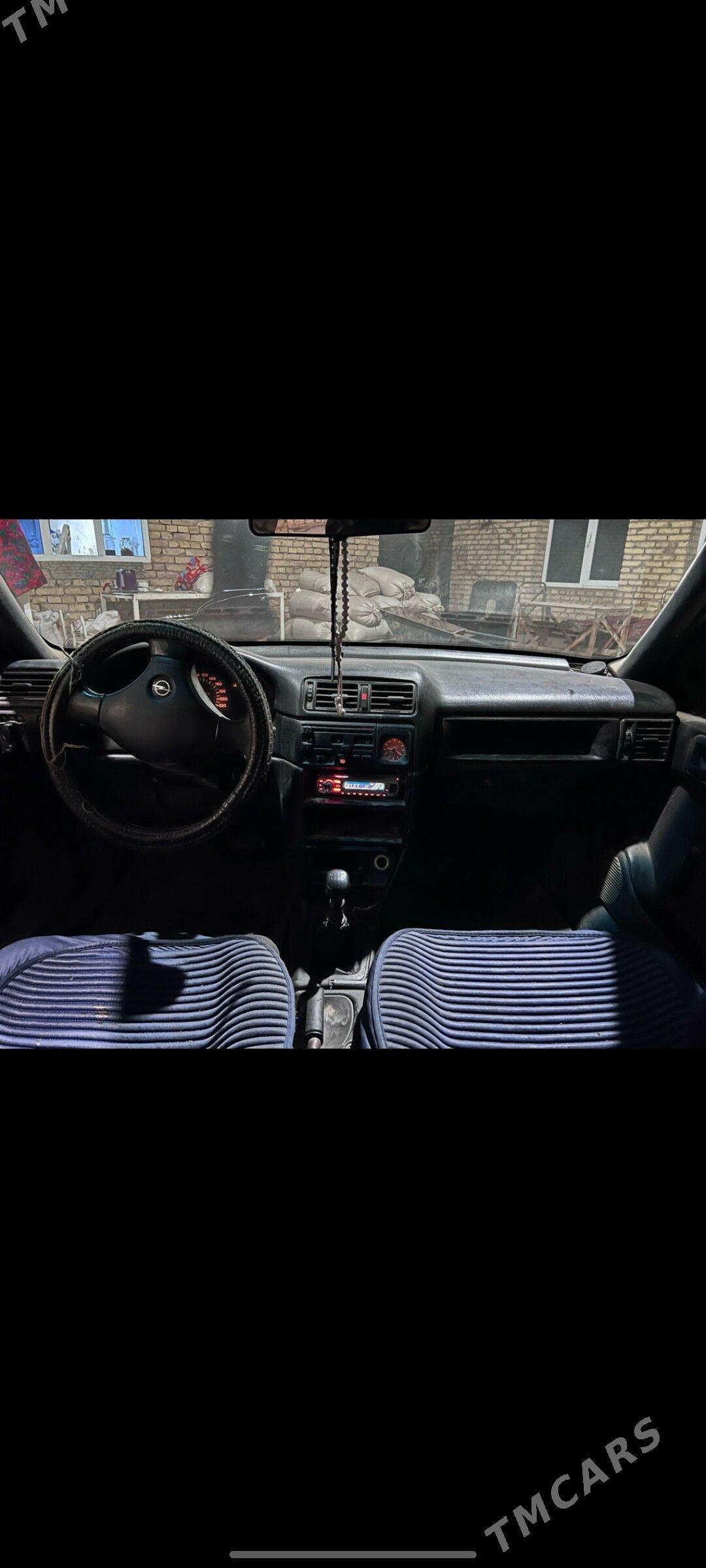 Opel Vectra 1991 - 36 000 TMT - Чарджоу - img 4