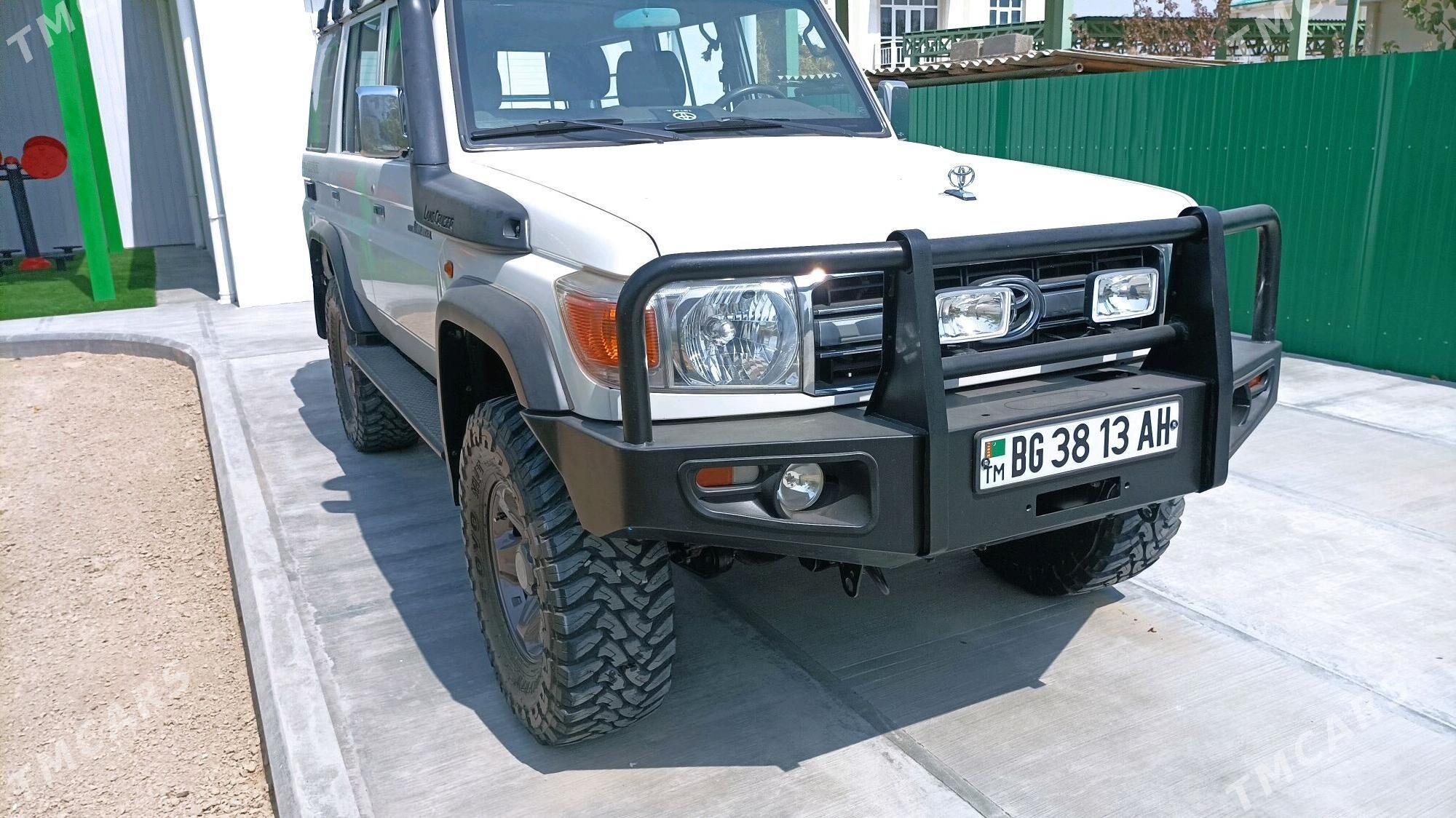 Toyota Land Cruiser 2011 - 750 000 TMT - Анев - img 6