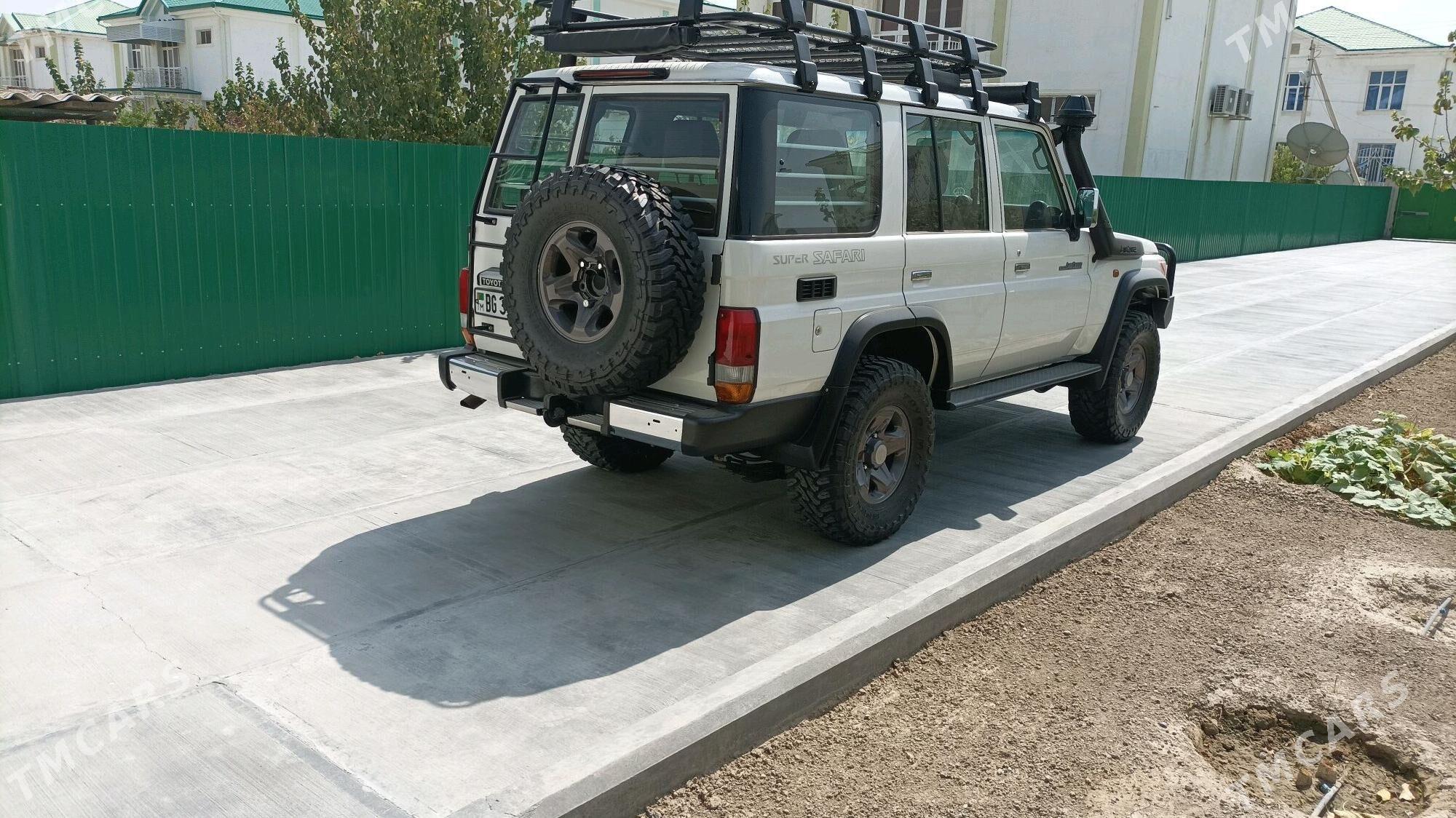 Toyota Land Cruiser 2011 - 750 000 TMT - Анев - img 7