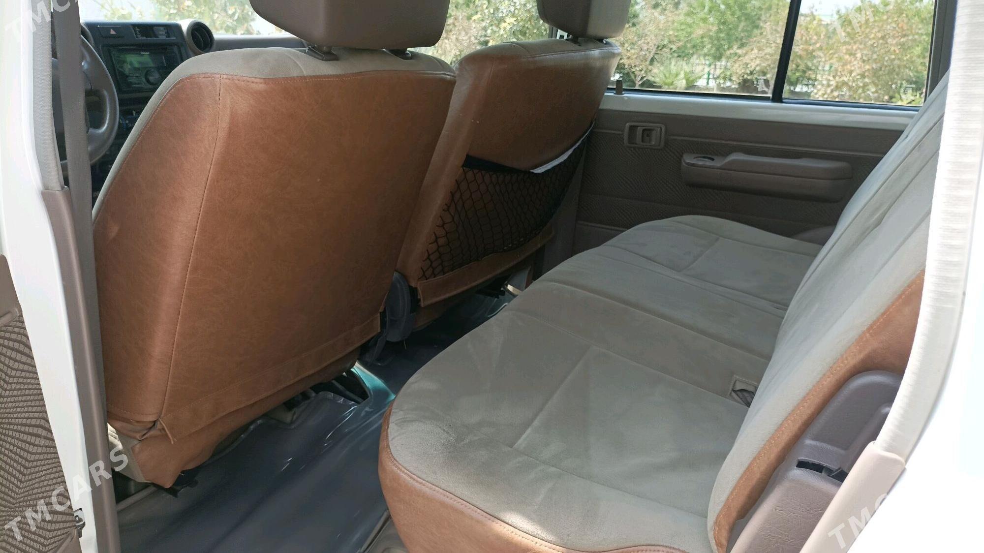 Toyota Land Cruiser 2011 - 750 000 TMT - Анев - img 10