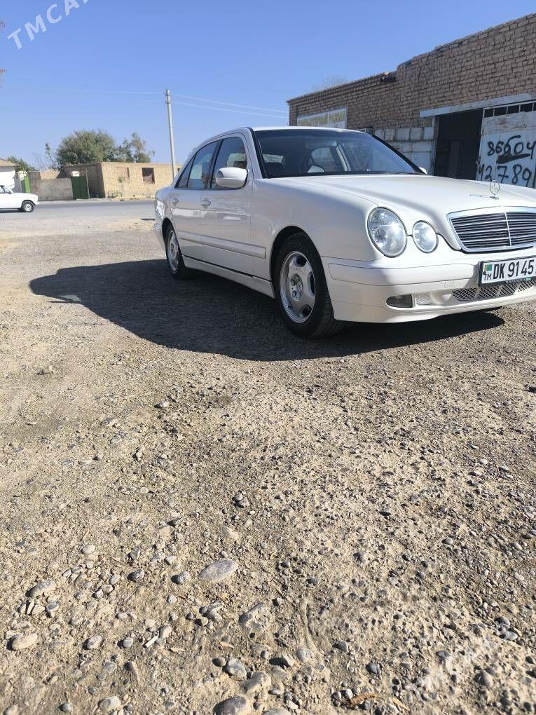 Mercedes-Benz E320 2002 - 140 000 TMT - Кака - img 2