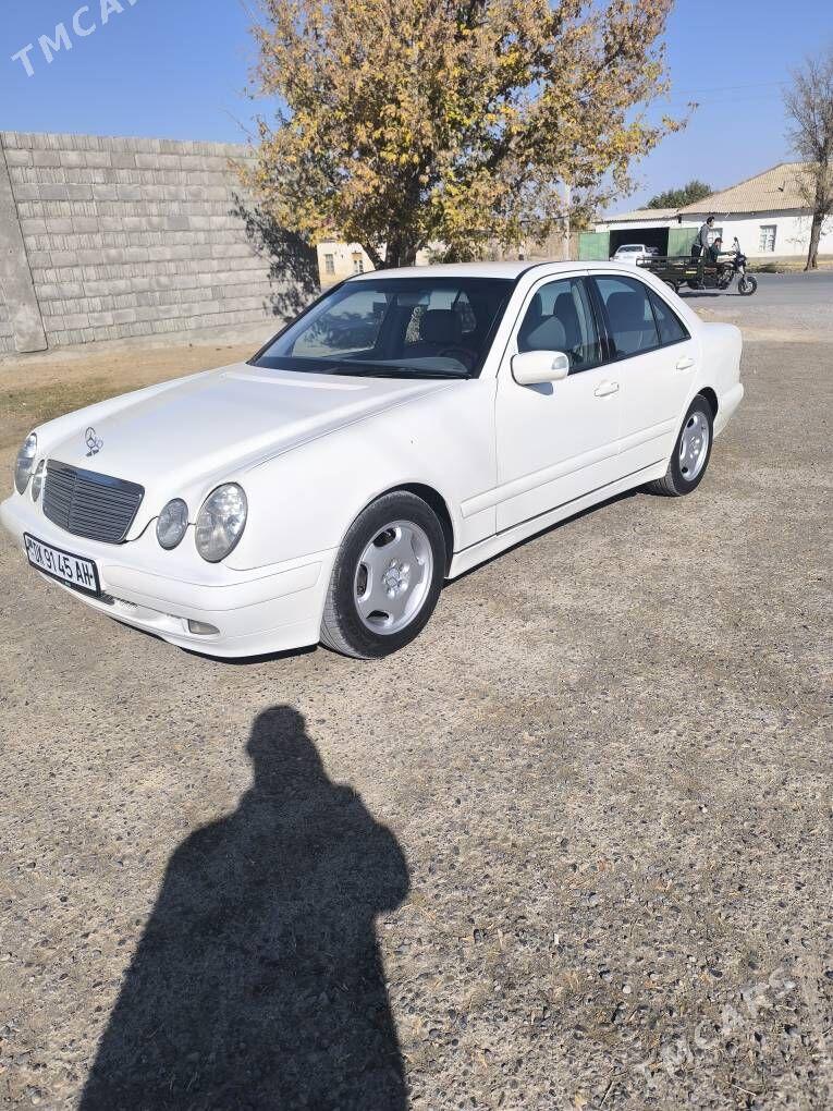 Mercedes-Benz E320 2002 - 140 000 TMT - Кака - img 4