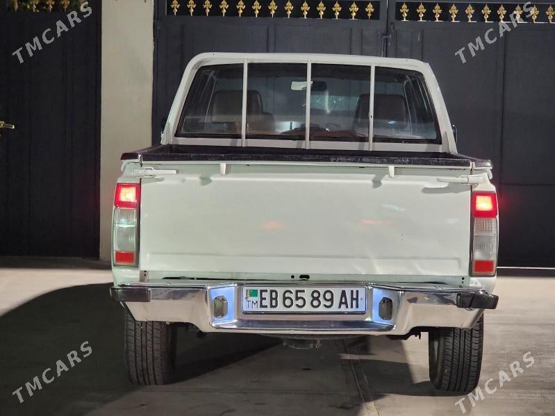 Nissan Navara 2011 - 147 000 TMT - Ашхабад - img 5