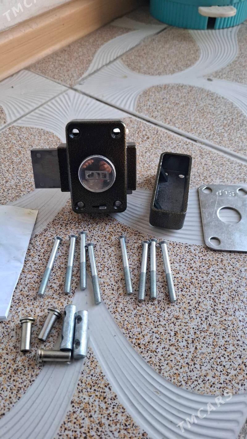 Zamok orginal zat - Мары - img 7