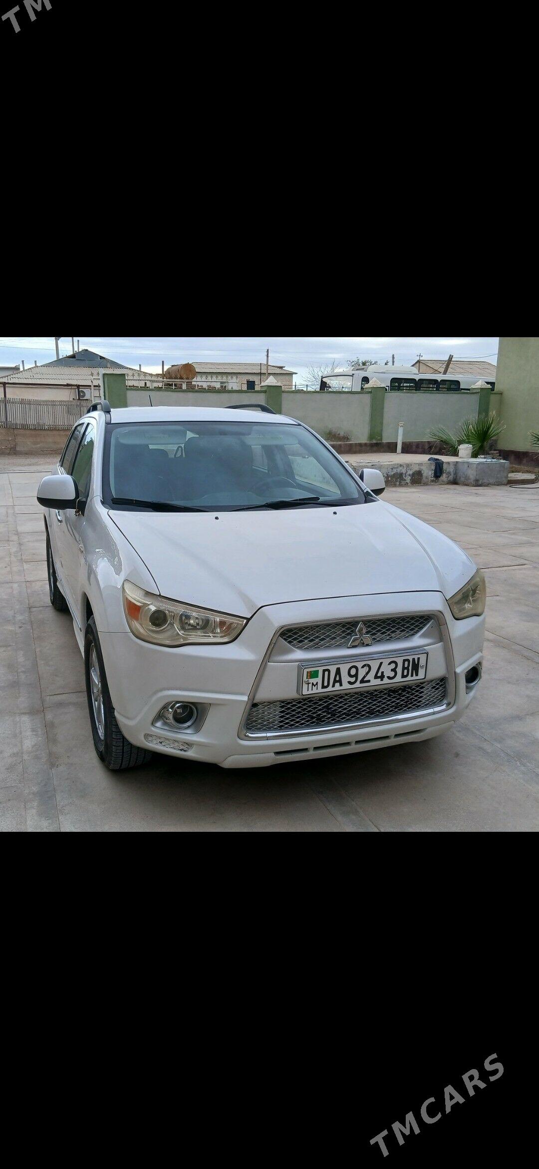 Mitsubishi Outlander Sport 2010 - 150 000 TMT - Джебел - img 1