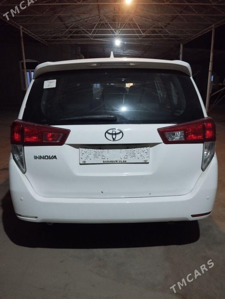 Toyota Innova 2021 - 255 000 TMT - Бекреве - img 3