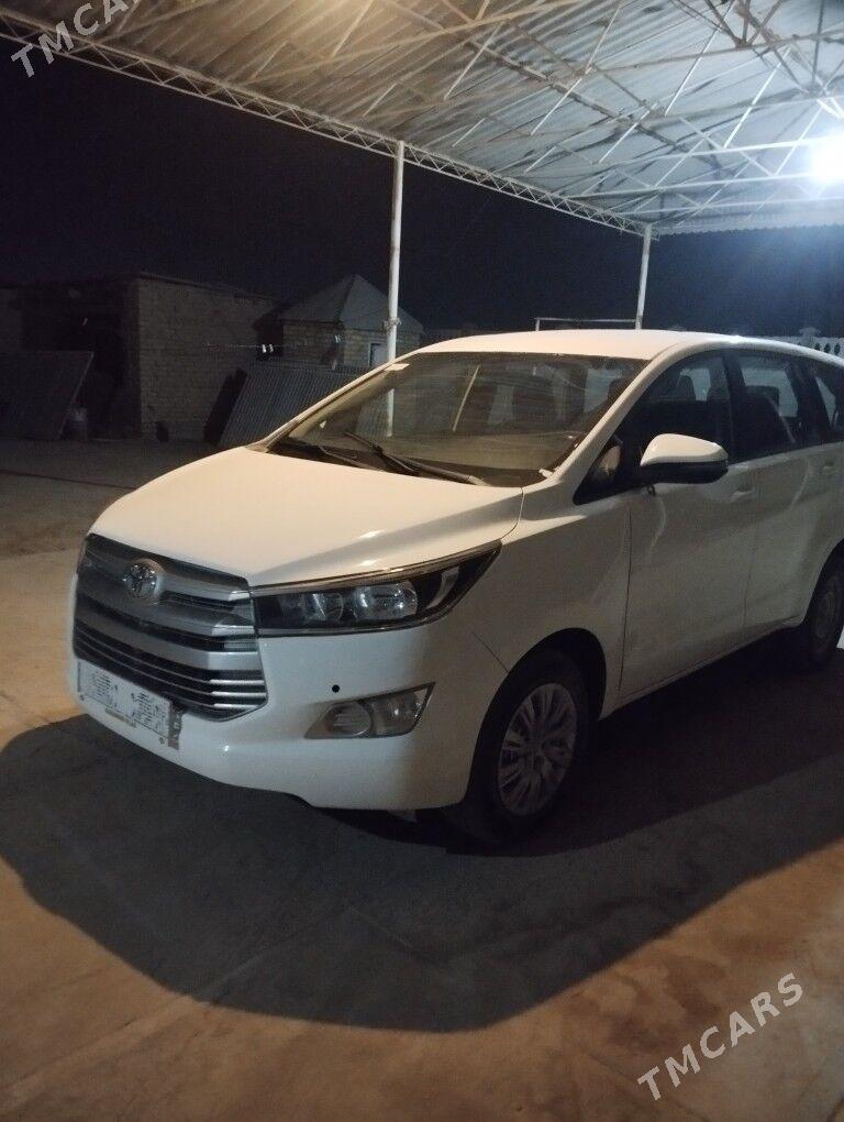 Toyota Innova 2021 - 255 000 TMT - Бекреве - img 4