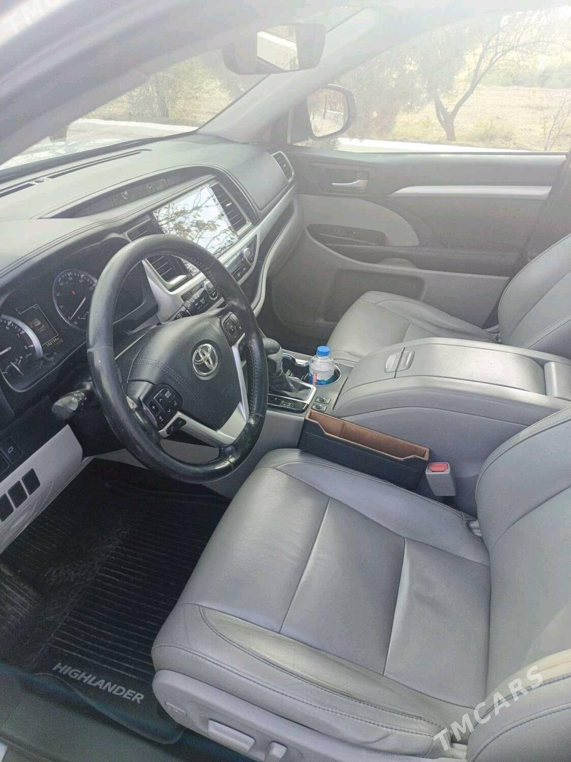 Toyota Highlander 2017 - 420 000 TMT - Türkmenbaşy - img 7