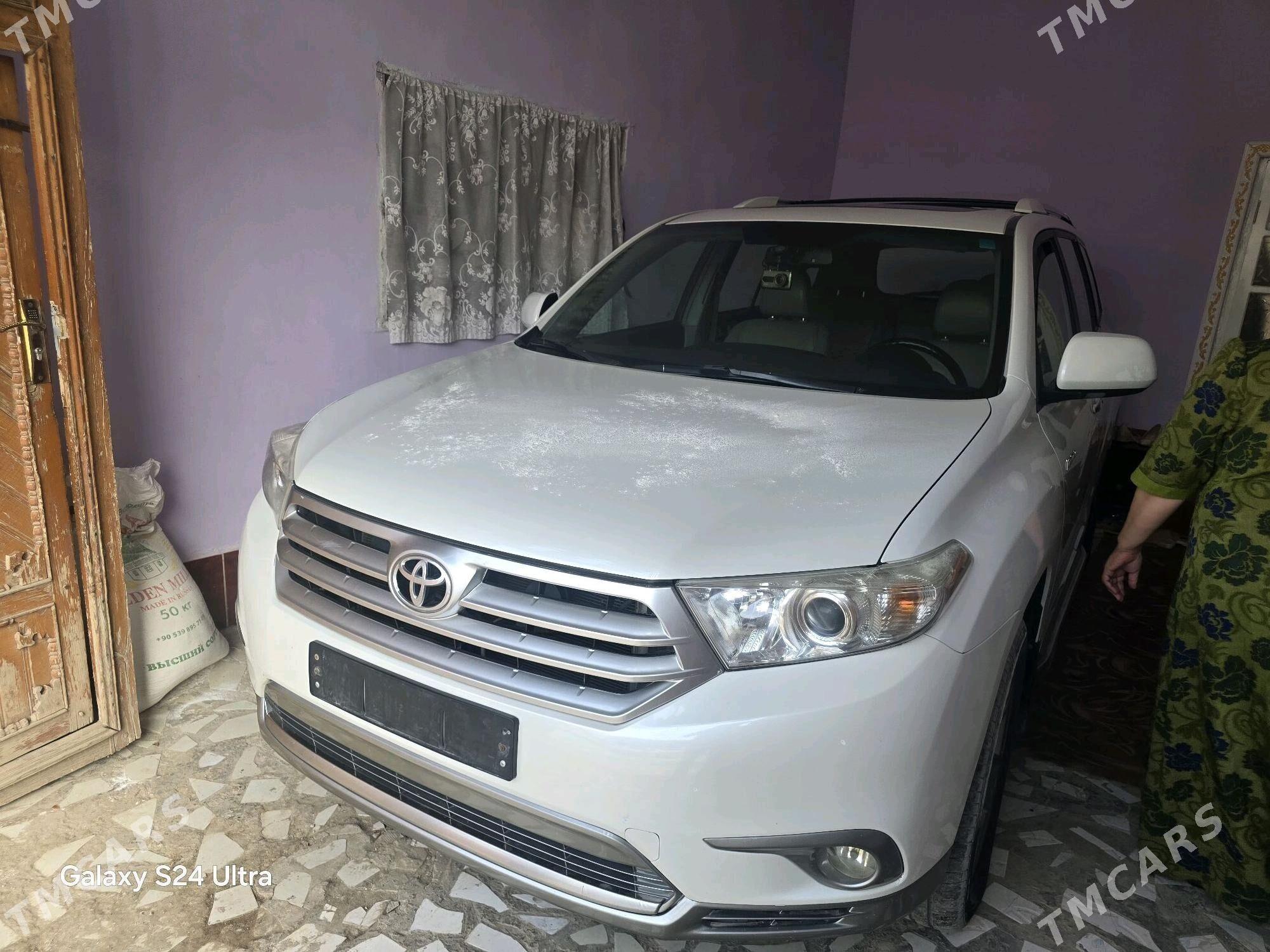 Toyota Highlander 2012 - 340 000 TMT - Köneürgenç - img 3