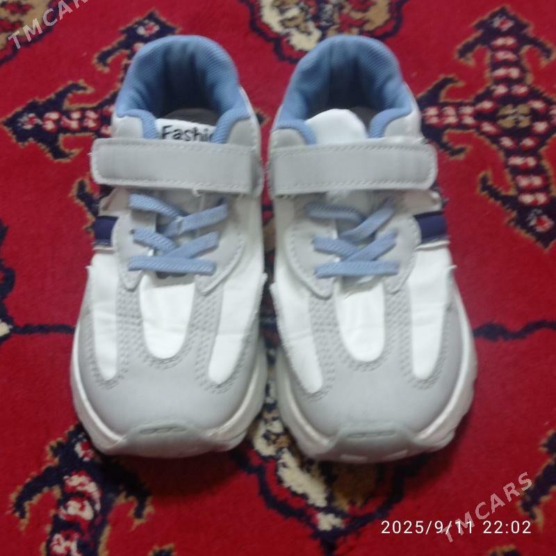 кроссовки - Туркменабат - img 1