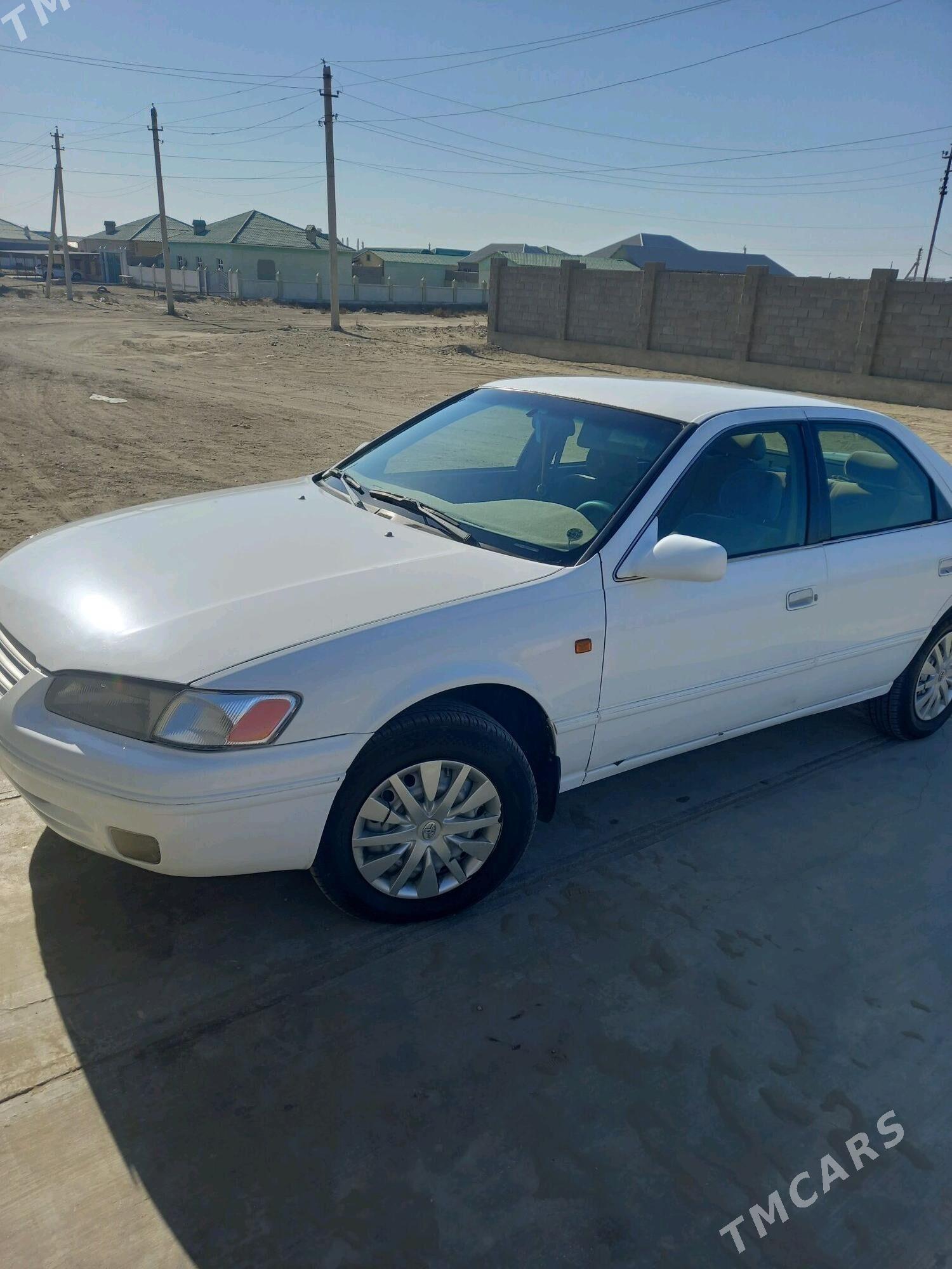 Toyota Camry 1997 - 120 000 TMT - Хазар - img 3