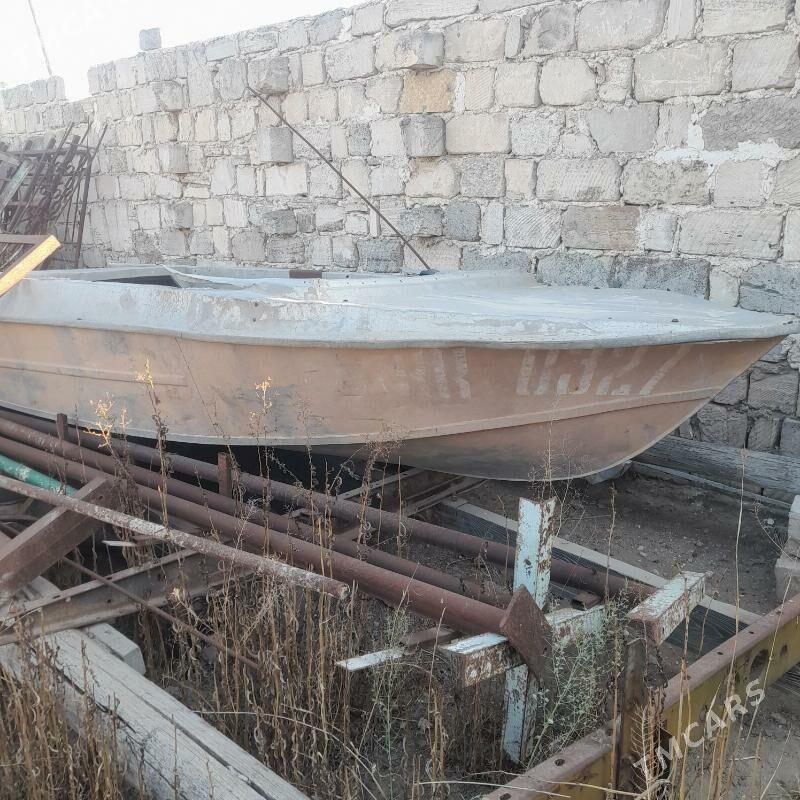 Лодка - Türkmenbaşy - img 2