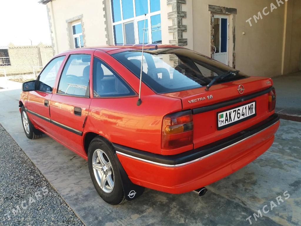 Opel Vectra 1994 - 33 000 TMT - Мары - img 4