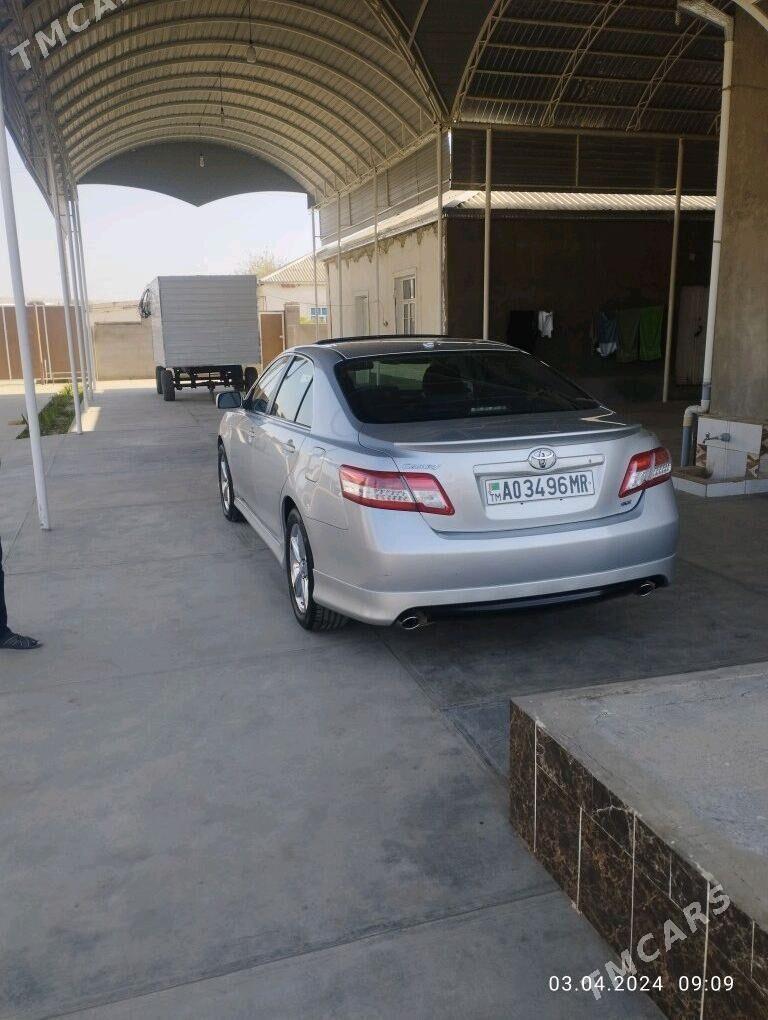 Toyota Camry 2011 - 240 000 TMT - Тагтабазар - img 2