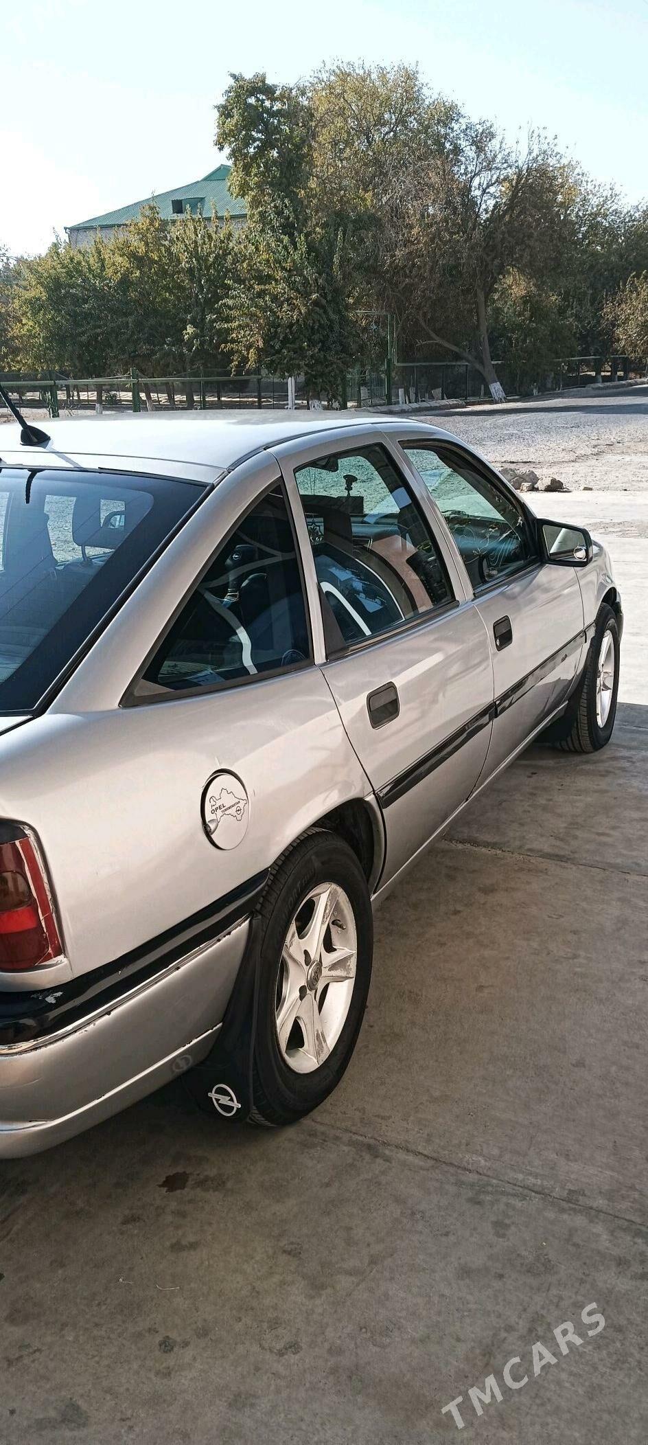 Opel Vectra 1993 - 30 000 TMT - Байрамали - img 3