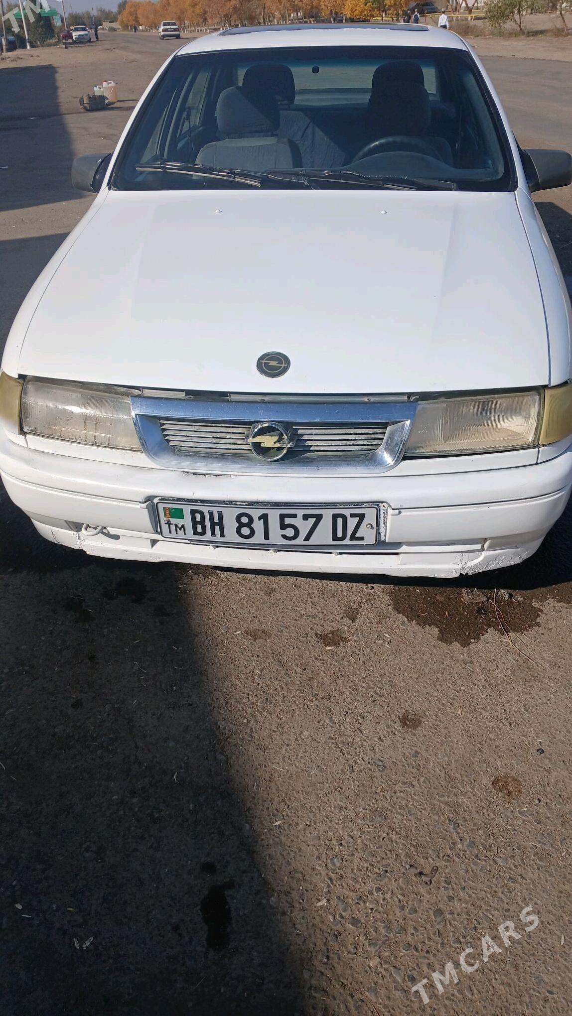 Opel Vectra 1989 - 26 000 TMT - Губадаг - img 1