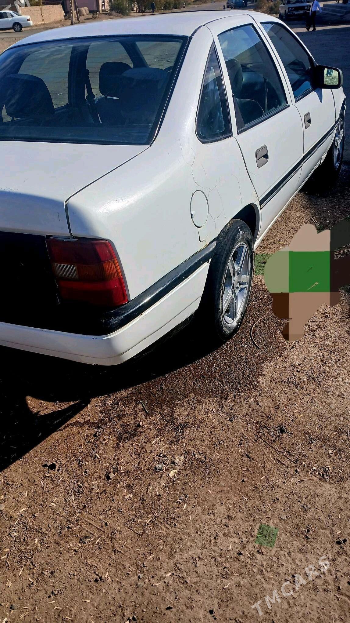 Opel Vectra 1989 - 26 000 TMT - Губадаг - img 2